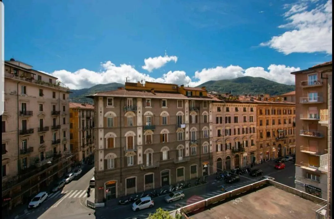 Rina'S House La Spezia Daire
